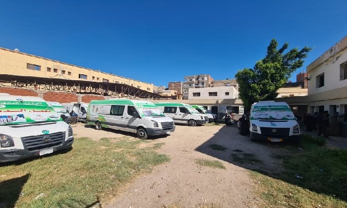 قافلة طبية مجانية تعالج 865 مواطنًا في البحيرة عبر 7 عيادات