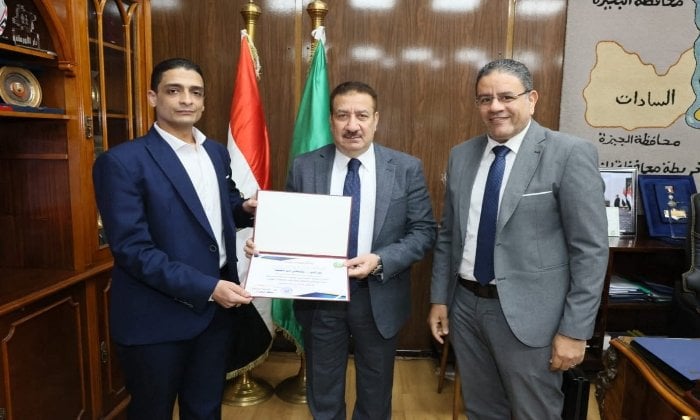 كرم محافظ المنوفية لجهود مدير مستشفى شبين الكوم في الجراحات المتخصصة