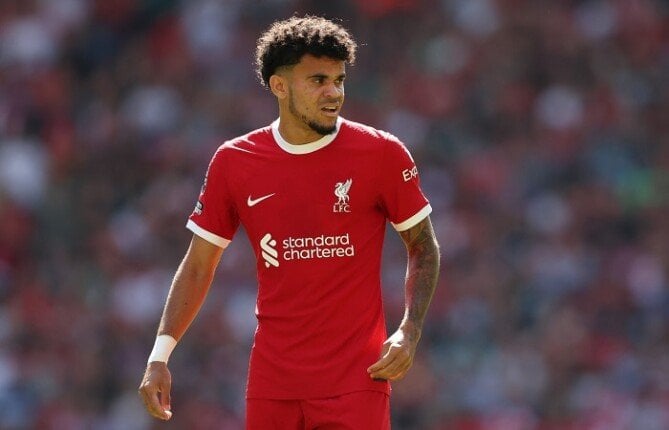 ليفربول يتمسك بلويز دياز ويهز عرض بايرن ميونخ