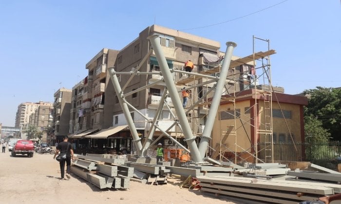 متابعة استعدادات كوبري المشاة الجديد في القليوبية