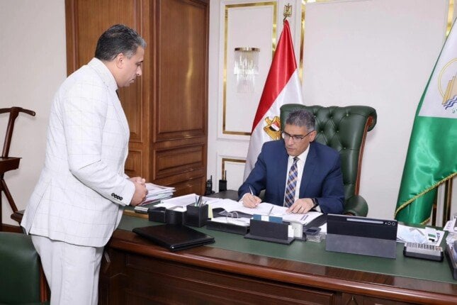 محافظ الجيزة يقرر تأجيل تقديم شهادة الكشف الطبي لطلاب الصف الأول للحد من التزاحم