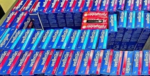 محاولات تهريب الأدوية تُواجه القبض في مطار برج العرب الدولي