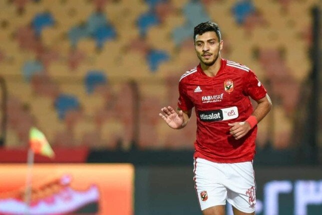 محمد شريف يعود رسمياً إلى النادي الأهلي، حسب إعلان أحمد شوبير