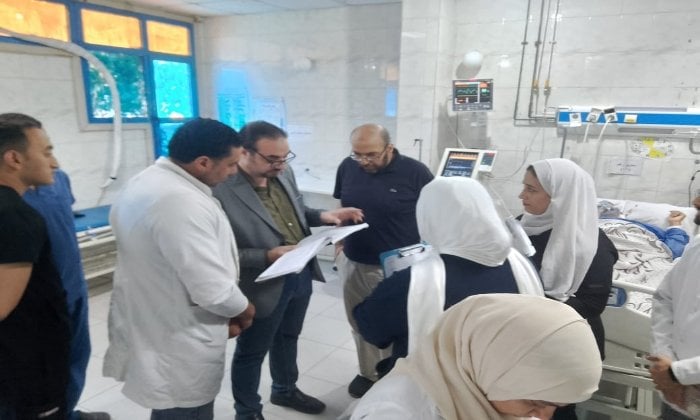 مدير الصحة بالقليوبية يراقب تقدم العمل في مستشفى شبين ويشهد تنفيذ 17 عملية جراحية في بهتيم المركزي