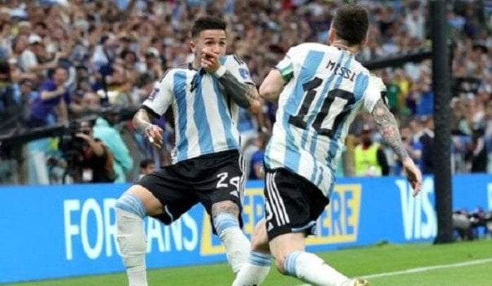 «ميسي وصديقه: دعوة لتغيير مواعيد مونديال 2026 بعد تجربة مؤلمة»