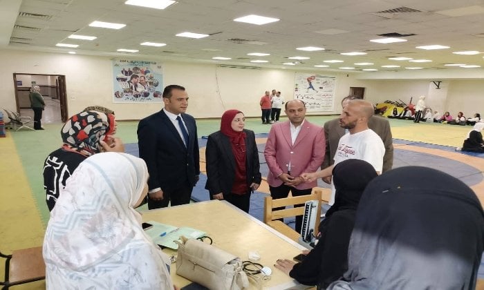 نائب رئيس جامعة بنها يحضر اختبارات القدرات في كليات العلوم الرياضية والفنون التطبيقية