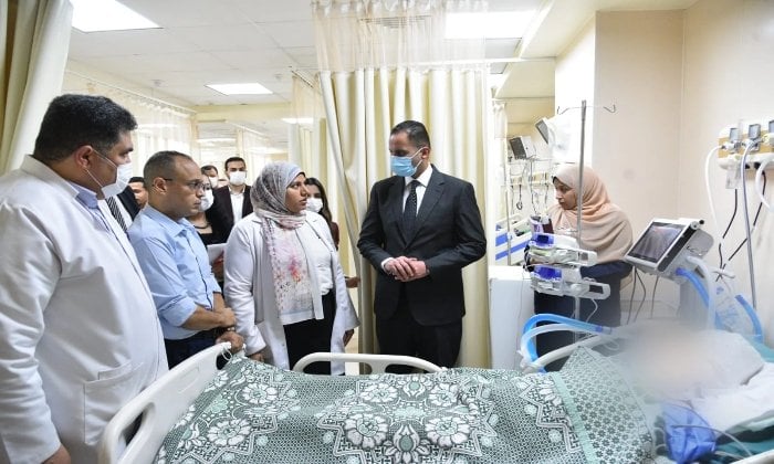 نائب وزير الصحة يزور مصابي حادث الدائري الإقليمي في المنوفية