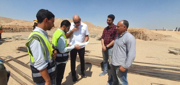 هشام نصر يطلع على تقدم العمل بفرع أكتوبر ويدشن مشروع ملاعب كرة القدم