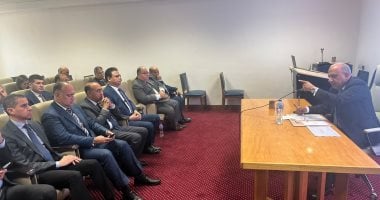 وزير الكهرباء والطاقة المتجددة يلتقي مع ممثلي البعثات الدبلوماسية لمناقشة فرص التعاون والاستثمار في قطاع الطاقة