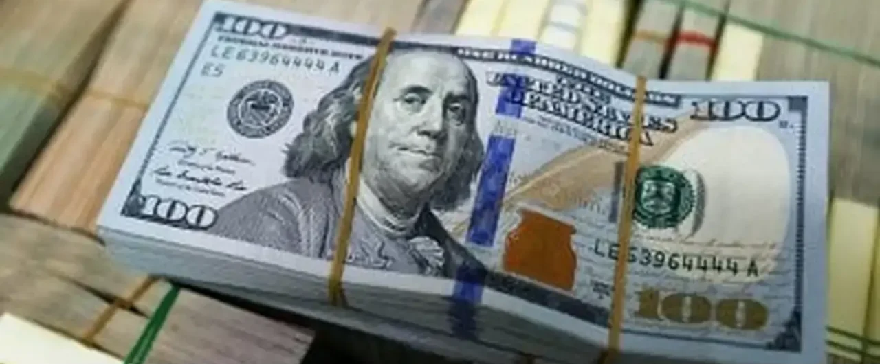 «أسعار الدولار في البنوك المصرية تتأرجح اليوم الاثنين 15 سبتمبر 2025»