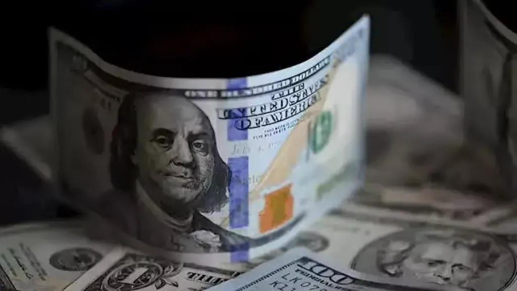«أسعار الدولار الأمريكي تتصدر المشهد في مستهل تعاملات اليوم السبت»
