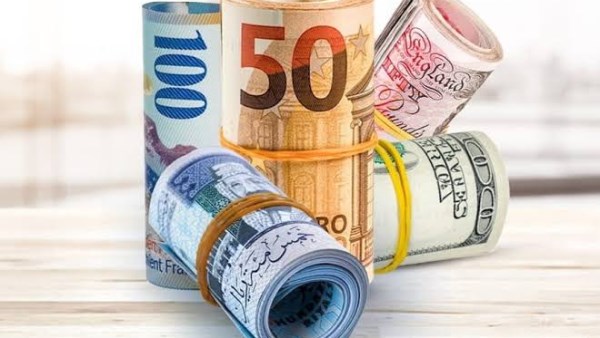 «أسعار العملات الأجنبية تتأرجح في مصر اليوم» متوسط أسعار العملات الأجنبية في السوق المحلي