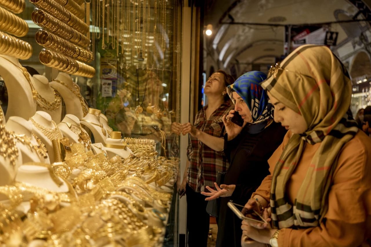 «قفزة غير مسبوقة في أسعار الذهب اليوم تعزز موقع عيار 21 في السوق المصري»