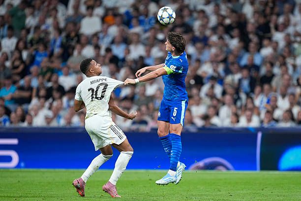 «مبابي ينقذ ريال مدريد من قلب مارسيليا بعشرة لاعبين في دوري الأبطال»