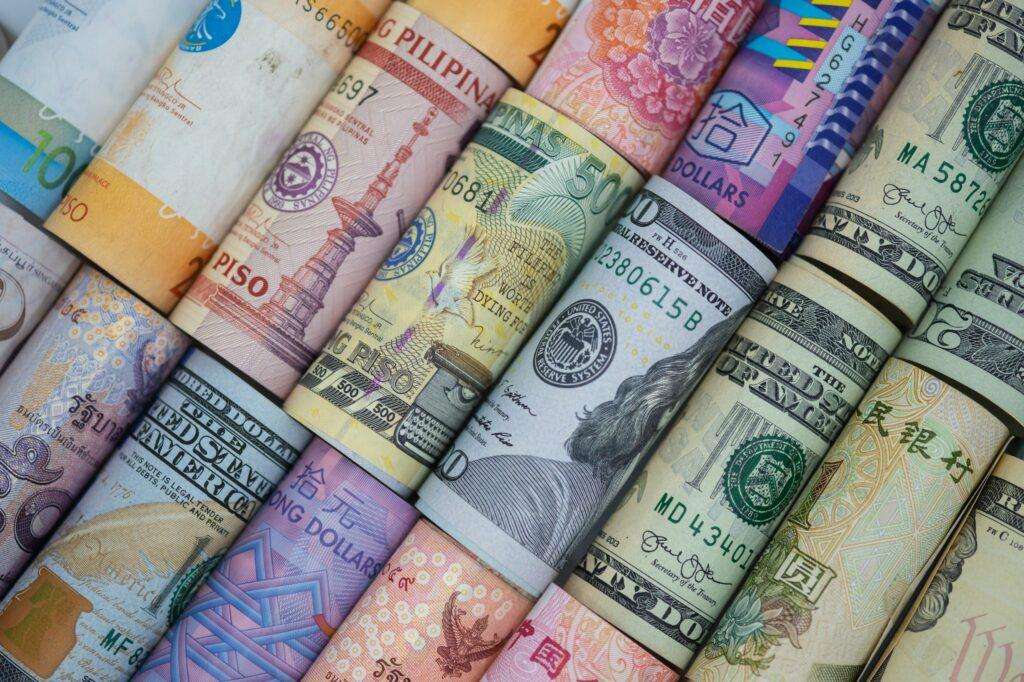 «أسعار العملات اليوم الجمعة 12 سبتمبر 2025 تتصدر المشهد مقابل الجنيه المصري»